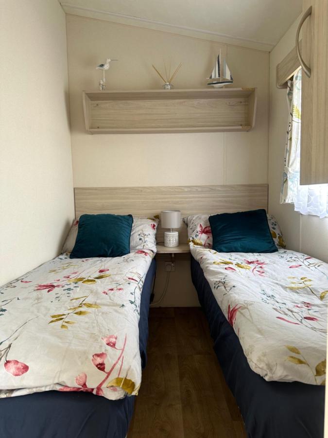 Angie'S Caravan At Seawick Hotel Saint Osyth Luaran gambar