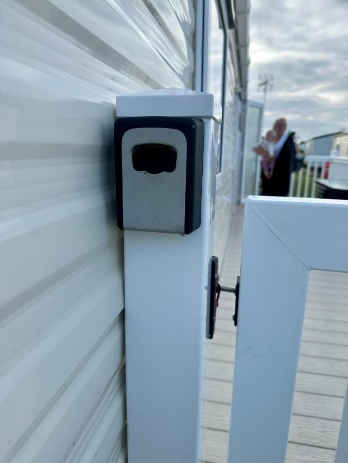 Angie'S Caravan At Seawick Hotel Saint Osyth Luaran gambar
